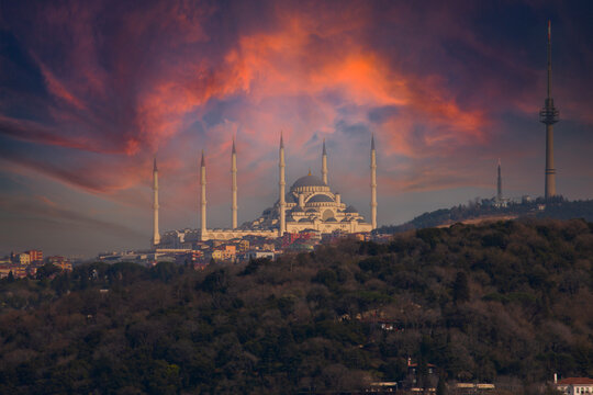 Camlica Mosque and the view of Istanbul.
