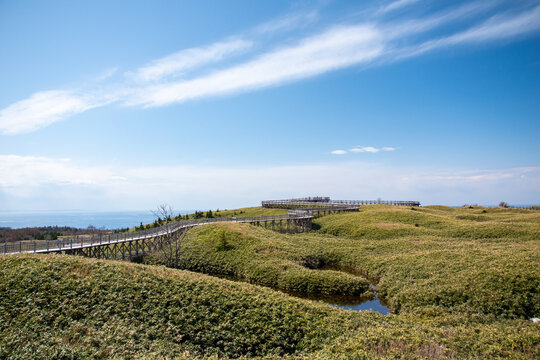 世界自然遺産 知床五湖と冠雪した知床連峰のリフレクション（Reflection of Shiretoko Mountains and Shiretoko Five Lakes, World Heritage）