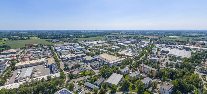 Ausblick auf die &ouml;stlichen Stadtbezirke von Dachau in der Metropolregion M&uuml;nchen 