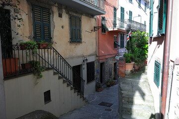 Fototapeta premium Narrow walkway of charming Corniglia in Italy's Cinque Terre