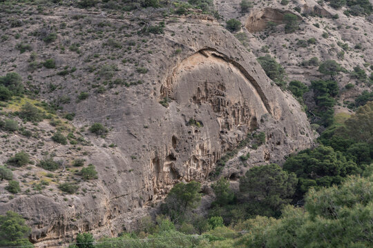 Formaci&oacute;n rocosa erosionada en el entorno del Caminito del Rey en M&aacute;laga