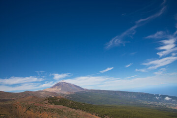 Obraz premium Wide panorama of Teide volcano and forest Tenerife