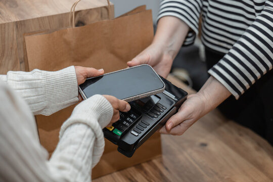 Contactless payment in a retail textile store