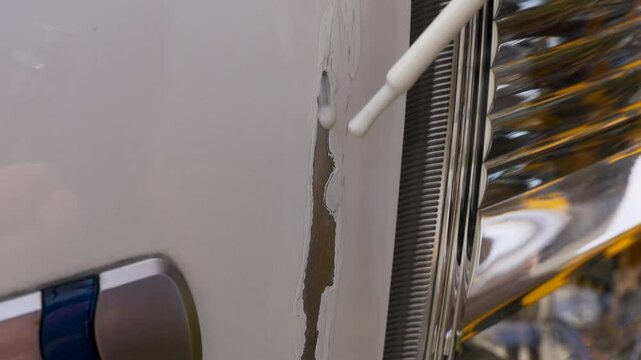 自動車のボディの傷のタッチアップ