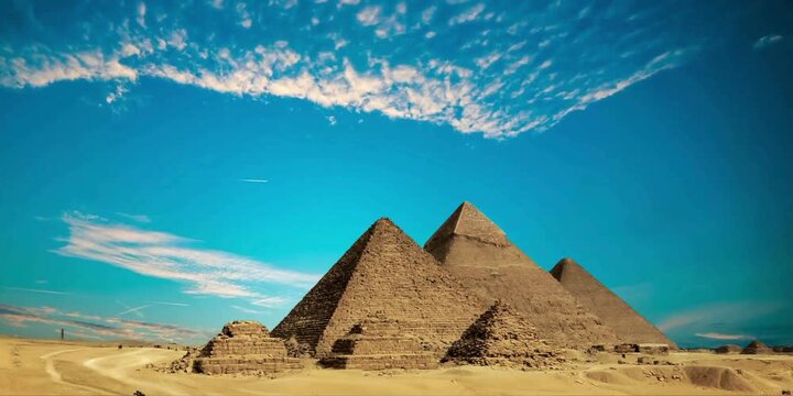 pyramid of the pyramids in cairo, egypt