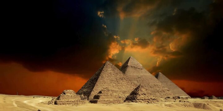 pyramid of the pyramids in cairo, egypt