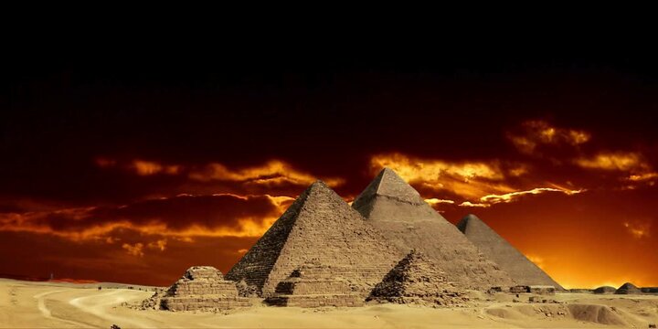 pyramid of the pyramids in cairo, egypt