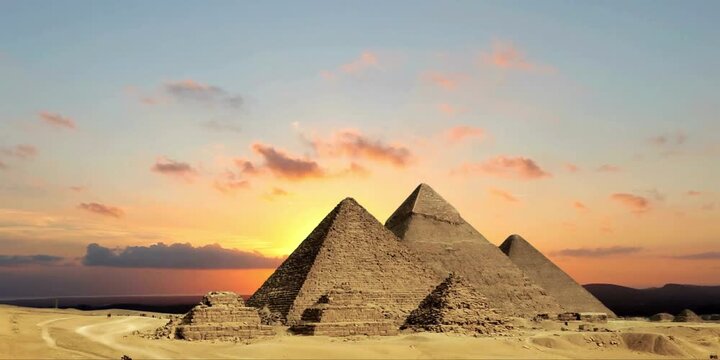 pyramid of the pyramids in cairo, egypt