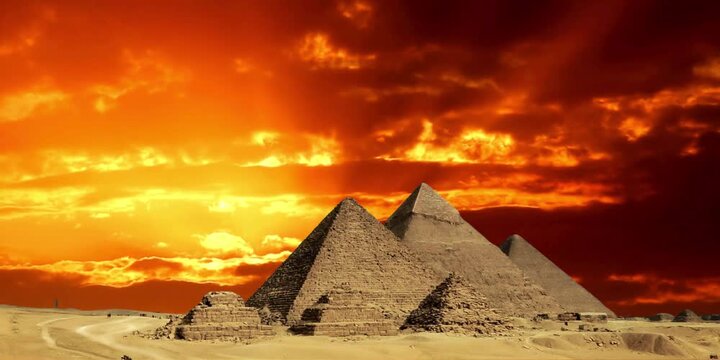 pyramid of the pyramids in cairo, egypt