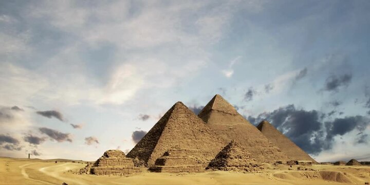 pyramid of the pyramids in cairo, egypt