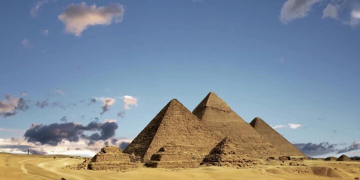 pyramid of the pyramids in cairo, egypt
