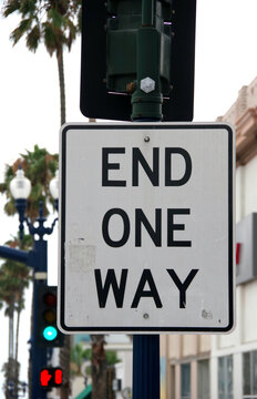 END ONE WAY road sign