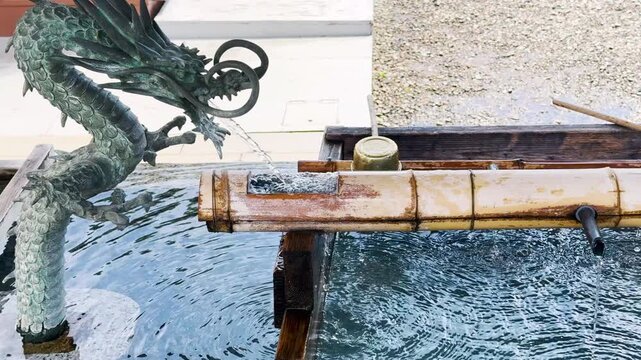 池上本門寺　手水舎の龍