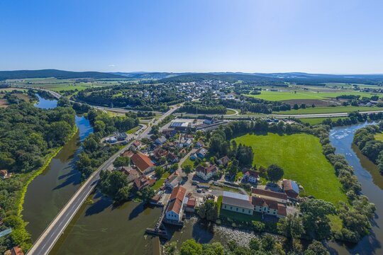 Sommerlicher Blick auf das Naabtal rund um Schwarzenfeld in der n&ouml;rdlichen Oberpfalz