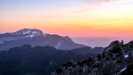 Obraz premium Paysage de montagne dans le massif de la Chartreuse autour du mont Petit Som au printemps