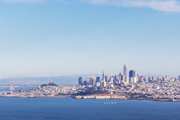 Fototapeta premium Iconic view of the San Francisco bathed in warm sunlight