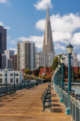 Fototapeta premium Scenic view of a classic wooden pier stretching into the San Francisco Bay