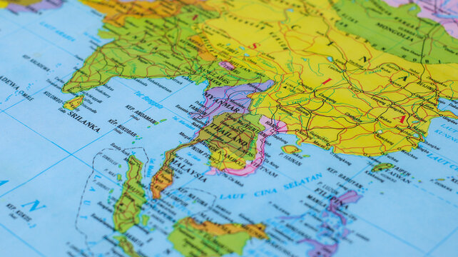 Detailed political map of Thailand and surrounding Southeast Asian countries including Myanmar, Laos, Cambodia, Vietnam, and Malaysia.