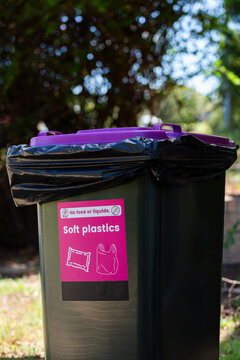 Soft plastics rubbish bin for collecting and recycling soft plastics