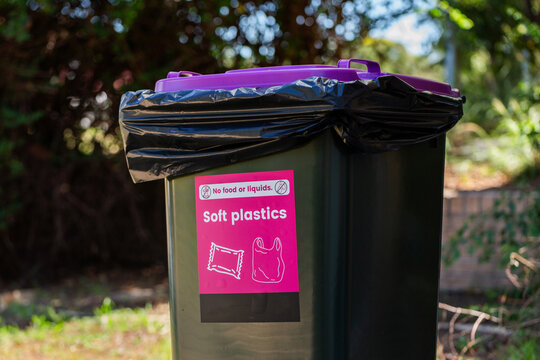 Soft plastics rubbish bin for collecting and recycling soft plastics