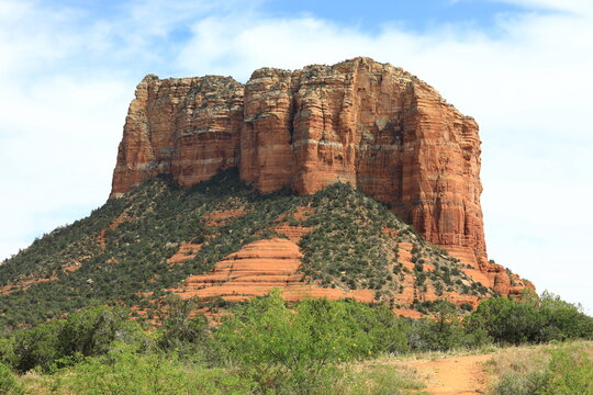 Iconic Courthouse Butte in Sedona, Arizona