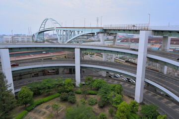 Fototapeta premium 港湾の巨大ループ橋