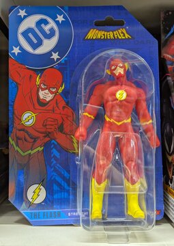 Figura de acci&oacute;n Monster Flex de The Flash de c&oacute;mics DC en jugueter&iacute;a Toy Planet en Madrid, Espa&ntilde;a, 23 de marzo de 2026