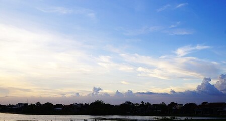 Fototapeta premium Bright afternoon sky and beautiful white clouds, suitable for background, blue sky