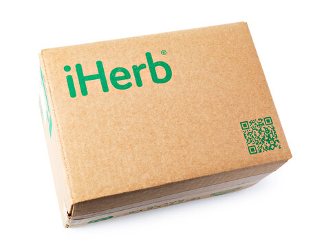 Iherb cardboard shipping box with qr code