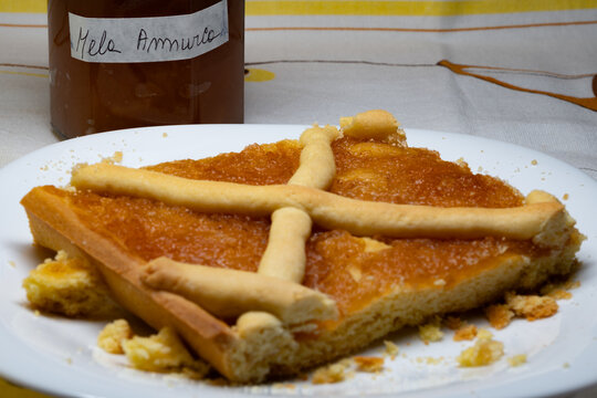 Tart with Annurca apple jam