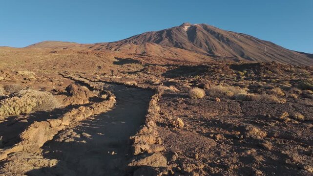 Trail toward Pico del Teide