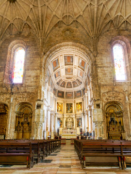 Int&eacute;rieur de l&rsquo;&eacute;glise Sainte-Marie de Bel&eacute;m &agrave; Lisbonne, architecture manu&eacute;line et vo&ucirc;tes sculpt&eacute;es du monast&egrave;re des Hi&eacute;ronymites