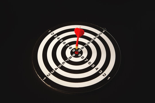 target and dart, concept of success and goal
