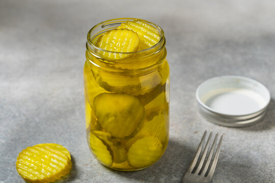 Organic Canned Jarred Dill PIckles