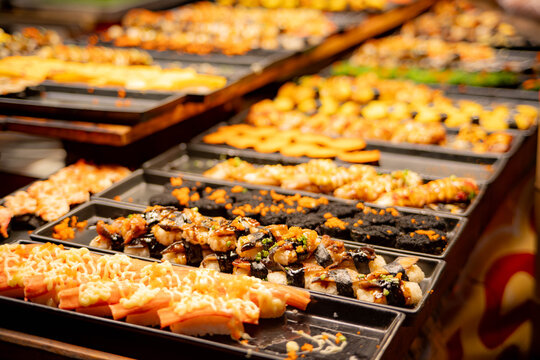 shushi at night market