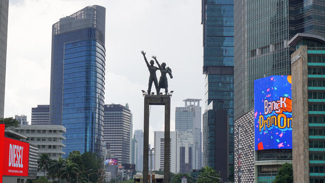 Selamat Datang Monument (Selamat Datang is Indonesian for "Welcome"), also known as the Monumen Bundaran HI or Monumen Bunderan HI ( for 'Hotel Indonesia roundabout'). Jakarta, Indonesia.