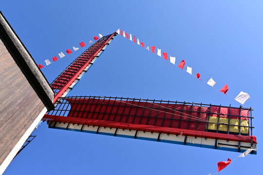 Bruges, il Sint-Janshuismolen, uno dei quattro mulini a vento storici situati lungo il Kruisvest a Bruges, nelle Fiandre, in Belgio.