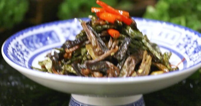 Stir-fried Deer Antler Mushrooms with Scallion and Roasted Chili Sauce