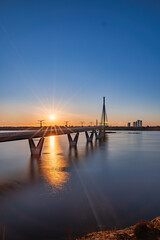 Obraz premium kruunuvuorensilta bridge at sunset. Helsinki. Finland
