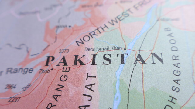 Pakistan Map Close-up: Dera Ismail Khan and Indus River Highlighted, Geography and Travel