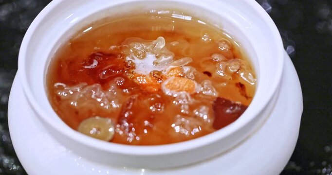 Goji berries, jujubes, white fungus, and peach gum stew