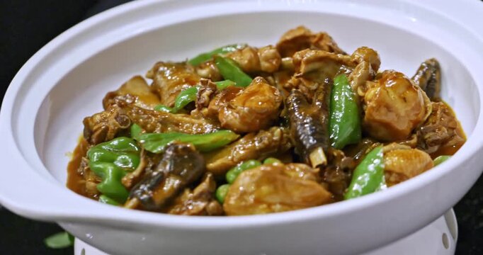 Classic casserole dish: Braised chicken pieces with chili peppers and free-range chicken.