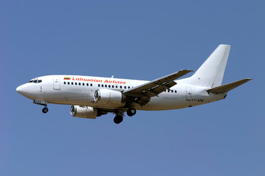 Luqa, Malta - 24 May 2007: Lithuanian Airlines Boeing 737-5Q8 (REG: LY-AZW) on finals for runway 32.