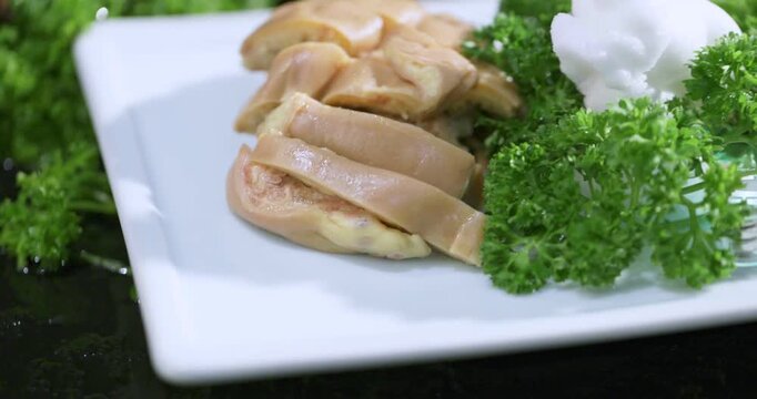 Braised donkey intestines and hand-shredded donkey meat