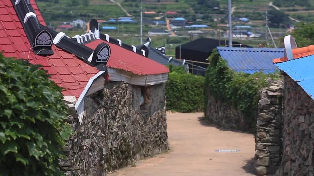 Village Scenery and Stone Wall Path - 청산도 마을 풍경과 돌담길