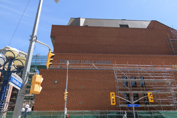 Naklejka premium exterior of Toronto Public Library - Toronto Reference Library, 789 Yonge St (designed by Raymond Moriyama, 1977)