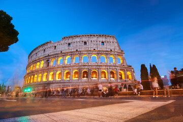 Naklejka premium The Colosseum at night in Rome, Italy