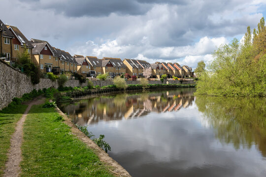 Houses overlooking the river Medway in Aylesford near Maidstone in Kent, England