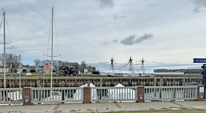 Friendship Sloop covered for Winter