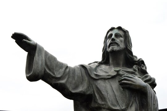 Est&aacute;tua de Jesus aben&ccedil;oando